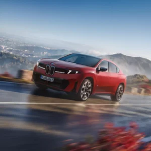 BMW’nin Yeni Elektrikli iX4 Modeli Görücüye Çıktı